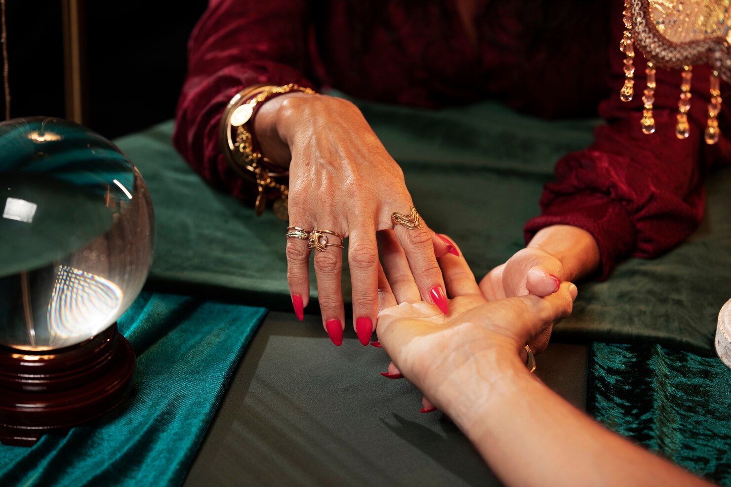 Benefits of Psychic Reading Services